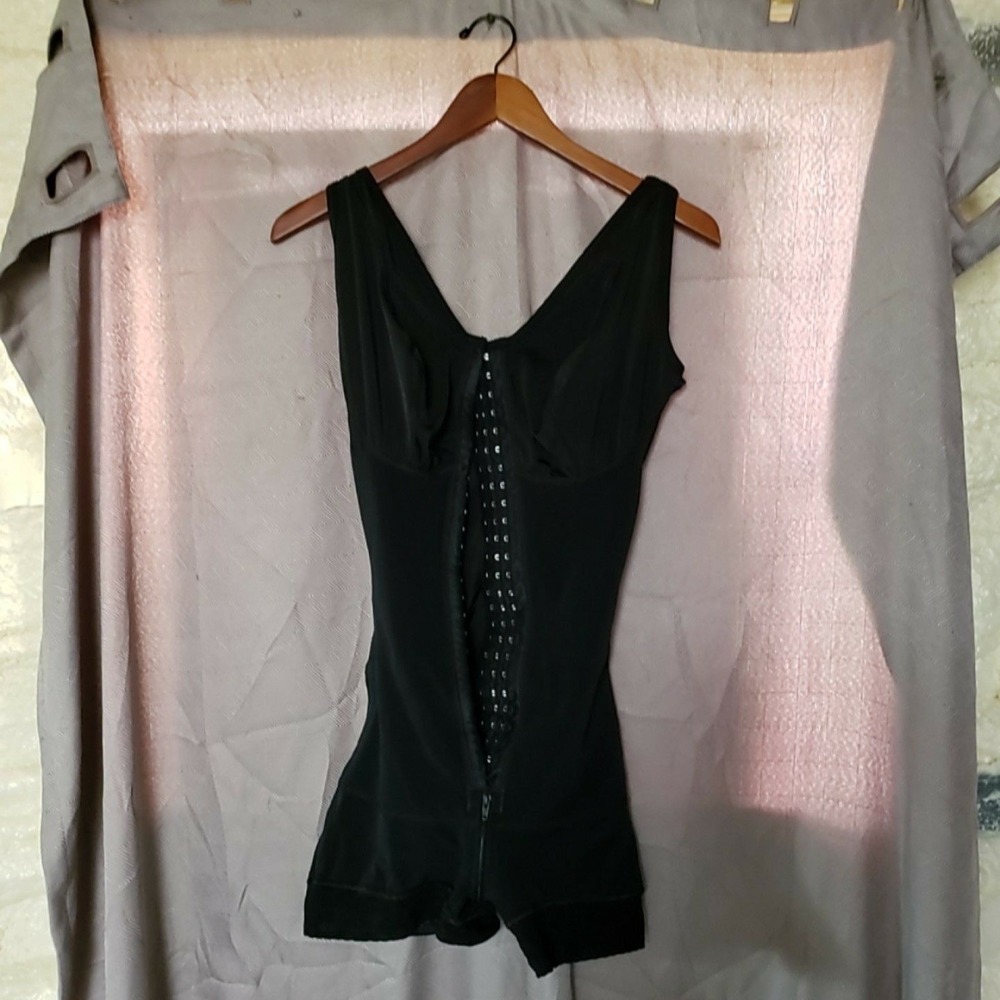 Body Shaper Bodysuit Womens Medium Black Front Hook Zip Compression Shapewear